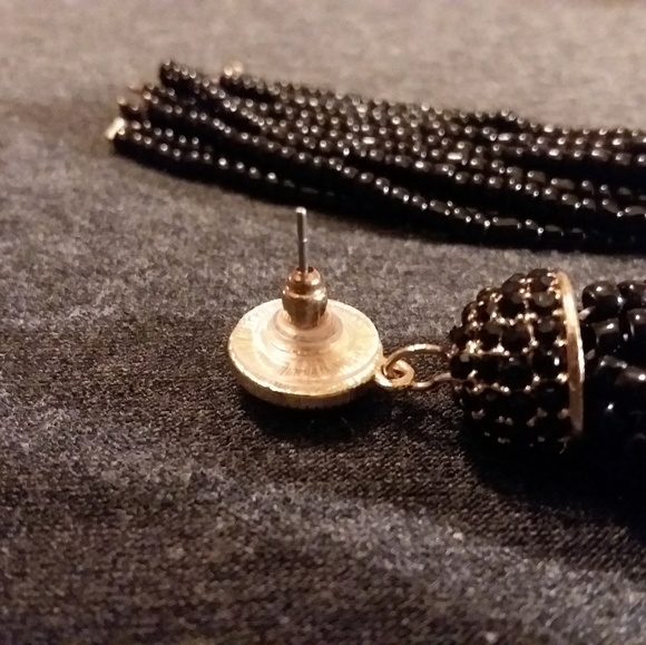 Black fringe earrings - Picture 5 of 5